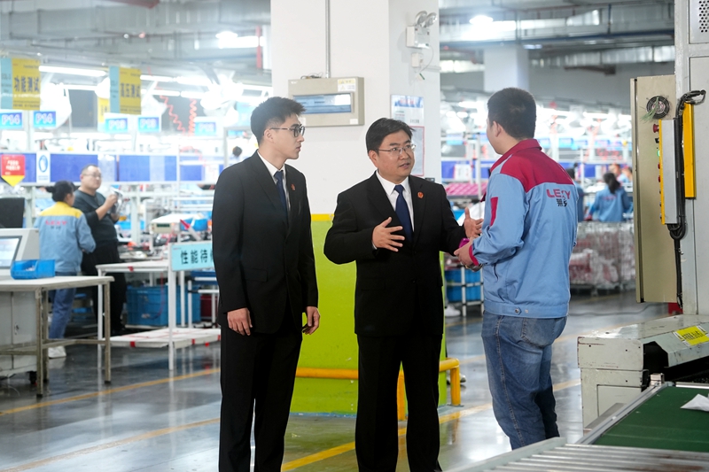 虎丘法院法官走訪企業(yè) 護(hù)航企業(yè)高質(zhì)量發(fā)展1.jpg